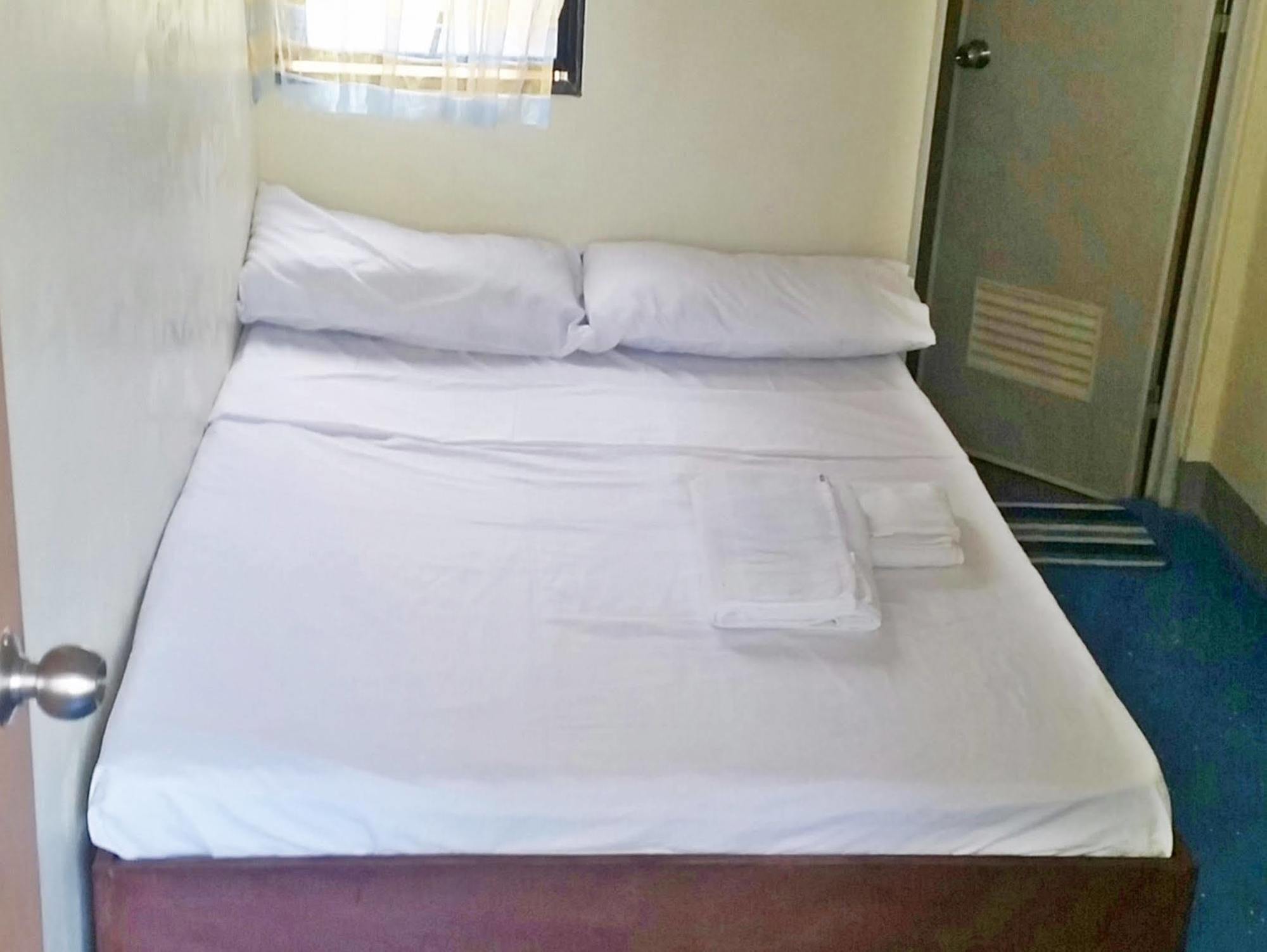Ezy Stay Puerto Princesa Tiniguiban Exterior foto