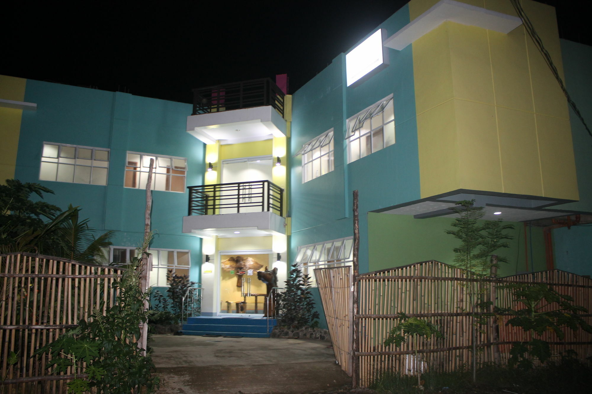 Ezy Stay Puerto Princesa Tiniguiban Exterior foto